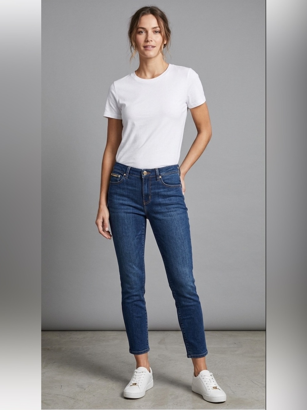 Michael Kors Cropped Medium Wash Blue Jeans - Size 8 - Picture 3 of 4